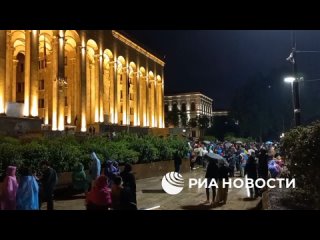 In Tbilisi, protesters again gathered near the parliament building to oppose the adoption of the law on foreign agents. On the 2