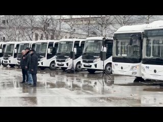 Передал мэрам Сыктывкара и Ухты новые автобусы, приобретённые Правительством Республики Коми по национальному проекту «Безопасны