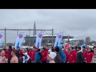 Активисты «Волонтерской Роты» Санкт-Петербурга приняли участие в массовой зарядке с олимпийским чемпионом