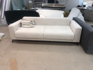 Стандартный диван “ Флекс “ с широким подлокотником .