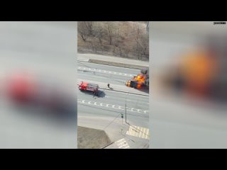 Газель взорвалась на улице Лобачевского в Москве.  СМИ сообщают, что водитель автомобиля и тушивши
