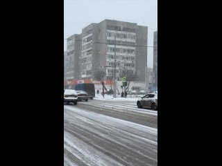 ️На Тюмень вновь обрушился снегопад. Дорожные службы города переведены на усиленный режим работы