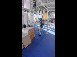 Бедняга Atlas от Boston Dynamics пережил уже столько падений, сколько ни одном голливудскому каскадёру и не снилось

Зато за так