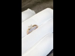Кольцо с бриллиантом в форме сердца💍