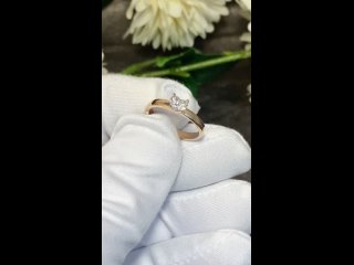 Кольцо с бриллиантом в форме сердца💍1