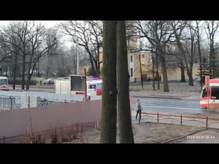 В Петербурге тушили полыхающий трамвай