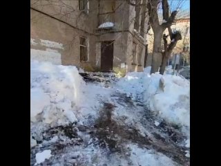 После вмешательства прокуратуры в Казани расчистили заваленный снегом вход в подъезд
