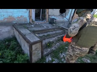 Заминированный схрон с иностранным вооружением нашли в пригороде Авдеевки