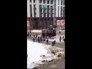 ️Мигранты устроили массовую бойню с охраной на стройке в Москве