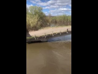 Рухнувший мост в Уварове - видео из соцсетей
