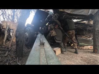 Расчеты гаубиц «Мста-Б» ГрВ «Восток» уничтожают бронетехнику ВСУ с использованием высокоточных боеприпасов «Краснополь»