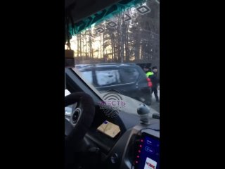 На повороте с Тюменского тракта на ЕКАД водитель «Крузака» устроил погоню от полицейских 

Водитель не справился с управлением и
