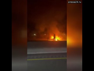 В Теннеси рядом с проезжей частью разбился и загорелся самолёт   Авиакатастрофа произошла в Западно