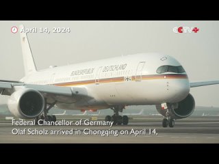 Самым высоким по рангу чиновником, который встретил канцлера Германии Олафа Шольца в аэропорту во время трёхдневного визита в Ки