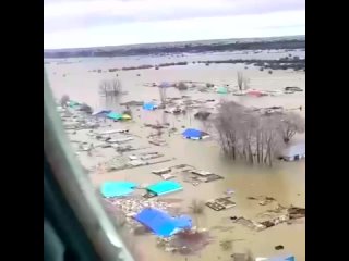 Внезапное наводнение в Казахстане - Плотина не выдержала, дома оказались под водой