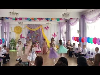 Танец для девочек  “Озорное детство“ Автор движений Елена ИОФФЕ