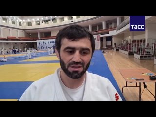 Тимур Гуреев на тренировке с олимпийским чемпионом Бесланом Мудрановым