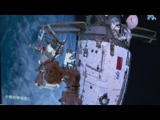 Экипаж Шэньчжоу-17 совершил второй выход в открытый космос