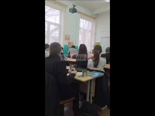 «Столько терплю! Хамло!»: у учительницы не выдержали нервы в одной из школ Туапсе