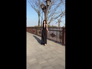 Видео от Весна Вечерние платья