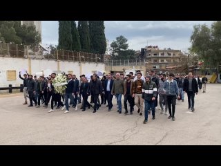 🇷🇺🇸🇾 24 марта члены Сирийского национального студенческого союза провели акцию солидарности и возложили венки к Посольству Росси