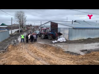 В селе Казанское губернатору показали как идут работы по отсыпке гидротехнических сооружений (противопаводковых дамб)