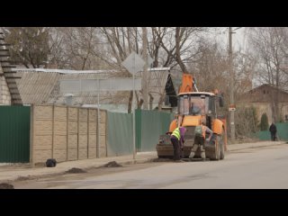 Коммунальщики продолжают убирать песок и грязь с улиц Смоленска