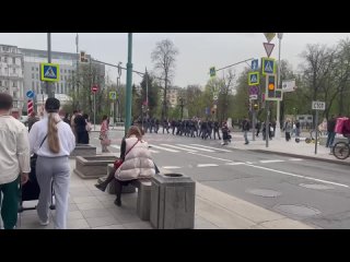 Репетиция Парада Победы началась в центре Москвы.