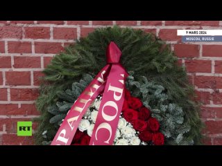 Russie : le directeur de Roscosmos dpose des fleurs sur la tombe de Gagarine et Koroliov
