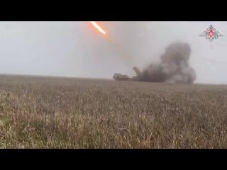Los equipos del MLRS de Uragan queman posiciones de las Fuerzas Armadas cerca de Novomikhailovka