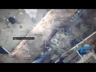 🇷🇺🇺🇦 The fighting at the state border continues. The video shows the defeat of a Ukrainian tank by a precise hit with high-preci