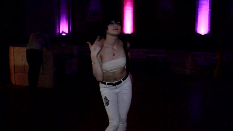 Fit Girl Dances At Cosplay Rush