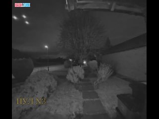 В Британии камера дверного домофона запечатлела НЛО: Странный треугольный объект, пролетел по небу ночью, мигая огнями