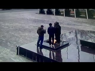 В Ставрополье, четверо молодых людей из соседних республик осквернили Вечный огонь