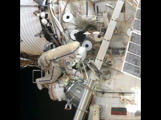 Прямо сейчас наш космонавт Николай Чуб снова работает в открытом космосе!