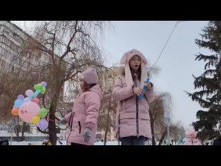 🇷🇺 🪗🥞 ’Россия - это мы!’ Праздничные концертные программы в рамках Масленичных гуляний прошли сегодня почти на тридцати дворовых