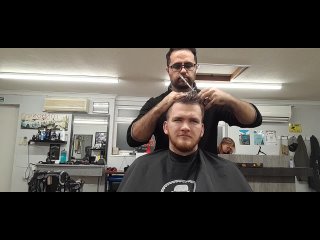 Fade Barbers - 💈 haircut ｜ Clippers back and side ｜ trim with scissors on top ✂