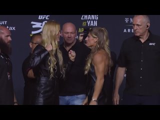 Холли Холм vs Кайла Харрисон - Битва взглядов с пресс-конференции перед UFC 300