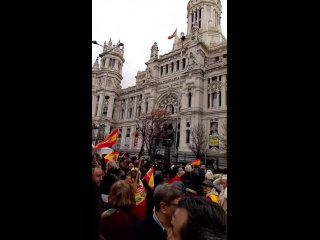 В Мадриде проходит многотысячная протестная акция, сообщают местные СМИ. Митингующие выступают против амнистии сторонников незав
