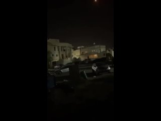 Видео очередных прилетов иранских ракет по территории Израиля.