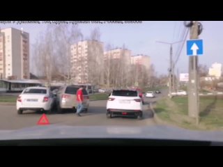«Курский санитар» Беляев врезался в автомобиль полиции
