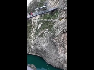 В Дагестане туристка во время прыжка со скалы на Сулакском каньоне ударилась головой об канат