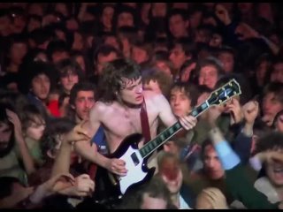 Angus Young - AC_DC 1979 Live in Paris