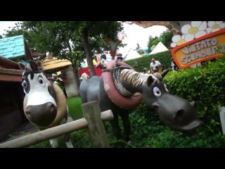 OLD MACDONALD HAD A FARM AT GARDALAND ITALY - KIDS HAVING FUN