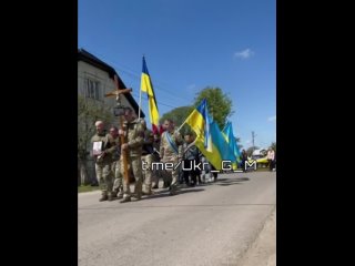 **Уникализированный текст:**

**Захоронения солдат ВСУ на Украине продолжаются неуклонно.