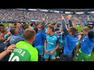 ⚽️Зенит стал 6-кратным чемпионом России. Он победил Ростов со счётом 2:1 в домашнем матче. (видео)