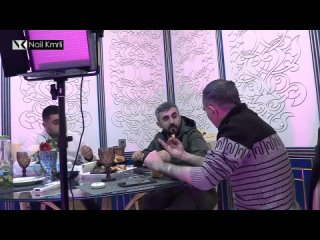 Dəli Ramil Sumqayıtlı (XOMNEYİ) - Bu adam ağıllı dəlilərdəndir(720P_HD).mp4