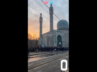 🇷🇺 В российских городах проходит праздничная молитва в честь мусульманского праздника Ураза-Байрам