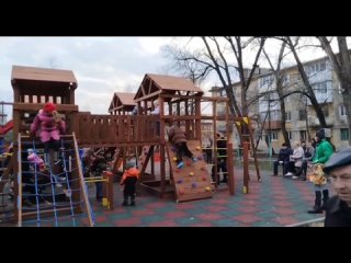 Открылись 5 детских площадок в Старобешевском округе, построенных при шефской поддержке Бурятии