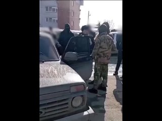 ⚡️В Липецке задержали двух мигрантов с 40 свёртками запрещённых веществ для распространения

«Экспертиза установила, что в пакет